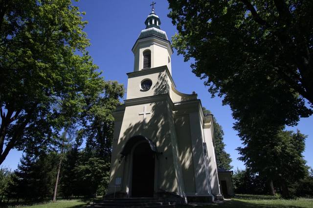 Kościół – Parafia Świętych Apostołów Piotra i Pawła, Tarnawatka