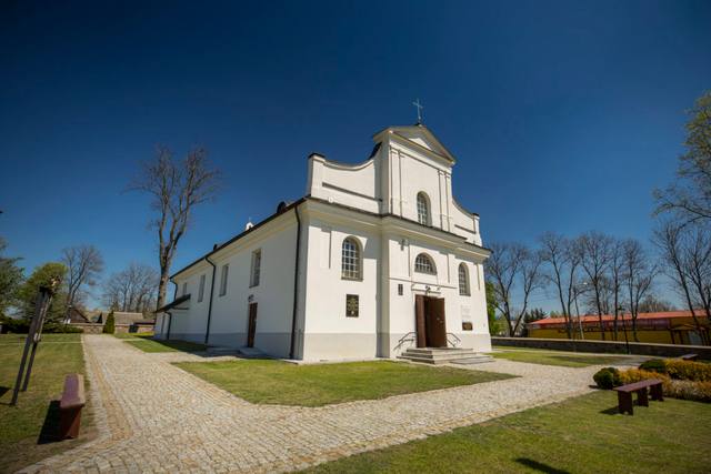 Kościół – Parafia Trójcy Świętej, Dziadkowice