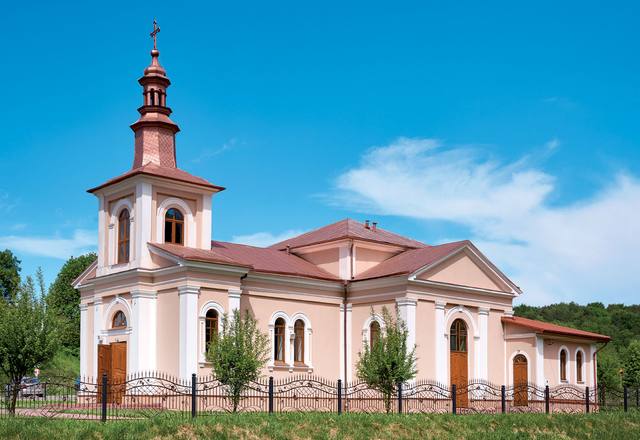 Kościół – Parafia Narodzenia Najświętszej Maryi Panny i św. Izydora, Otrocz