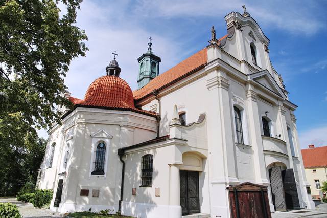 Kościół – Parafia Św. Michała Archanioła, Winna Góra