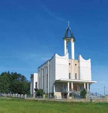 Kościół – Parafia Św. Maksymiliana Kolbe, Klęczany