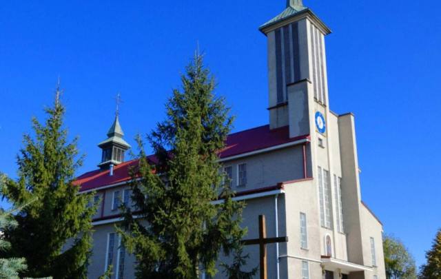 Kościół – Parafia Najświętszej Maryi Panny Częstochowskiej, Biskupice Radłowskie
