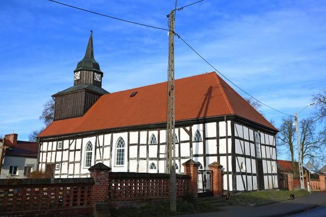 Kościół – Parafia Świętej Trójcy, Świerzno
