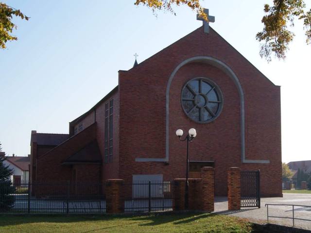 Kościół – Parafia Świętej Rodziny, Mława