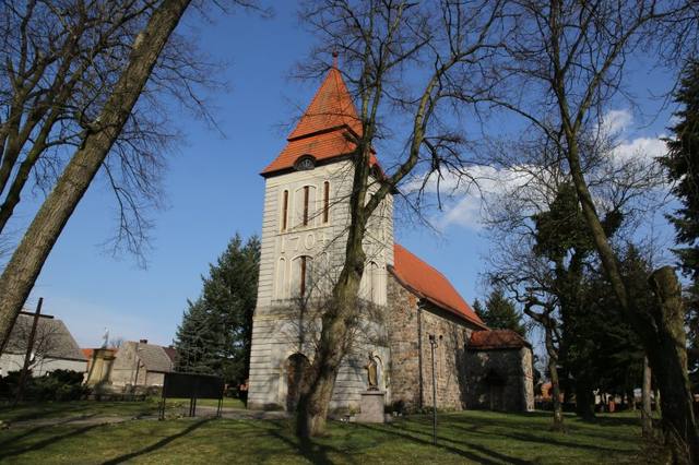 Kościół – Parafia Narodzenia NMP, Zielin
