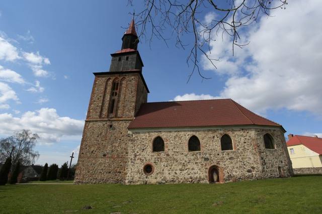 Kościół – Parafia św. Michała Archanioła, Poczernin