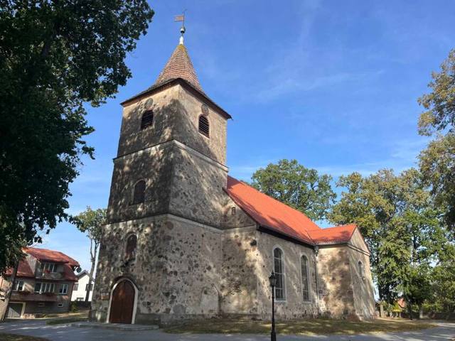 Kościół – Parafia Matki Bożej Królowej Polski, Straduny