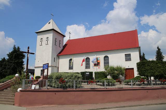 Kościół – Parafia Nawiedzenia NMP, Gościeszyn