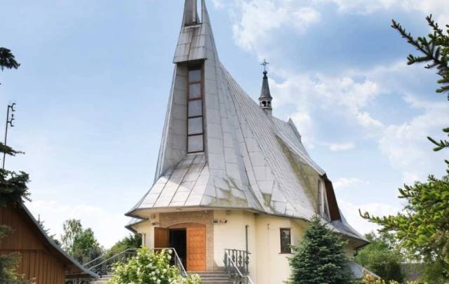 Kościół – Parafia Świętego Maksymiliana Marii Kolbego, Wiewiórka