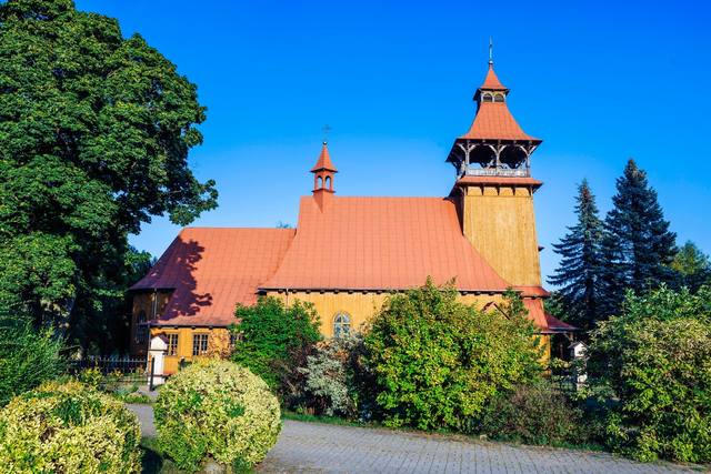 Kościół – Parafia Św. Teresy od Dzieciątka Jezus, Porządzie