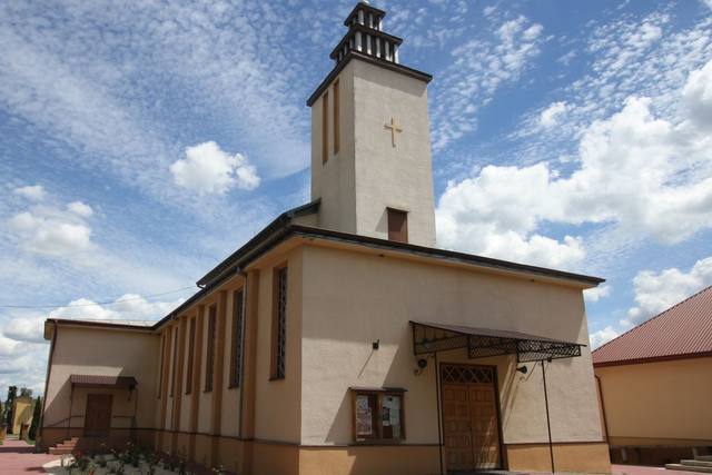 Kościół – Parafia Podwyższenia Krzyża Świętego, Cewków