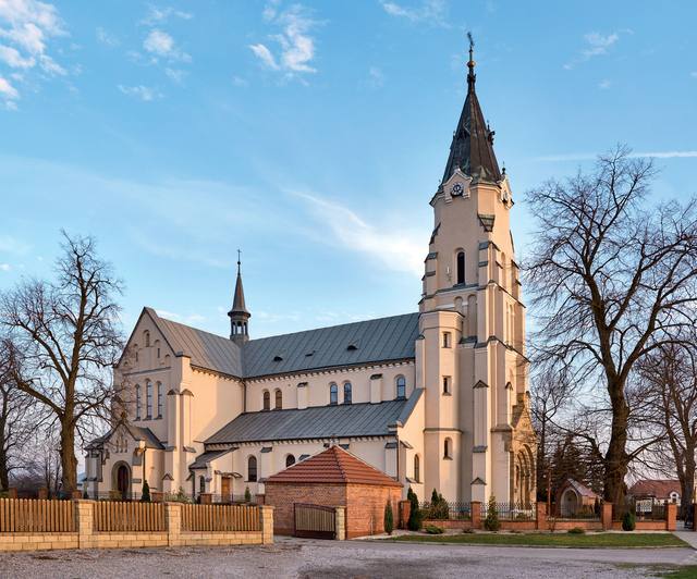 Kościół – Parafia Świętej Rodziny, Trześń