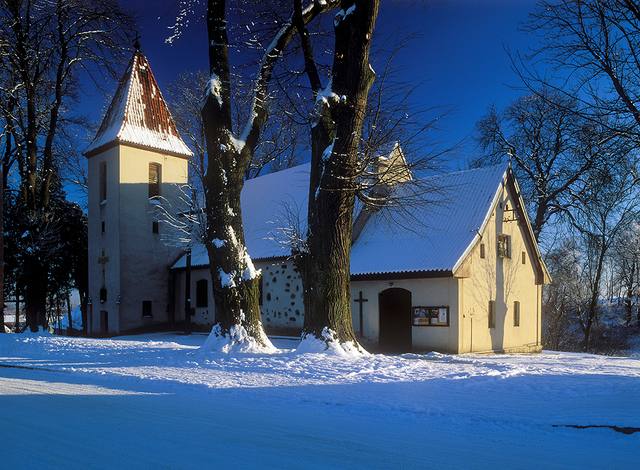 Kościół – Parafia Świętego Józefa Rzemieślnika, Nakomiady