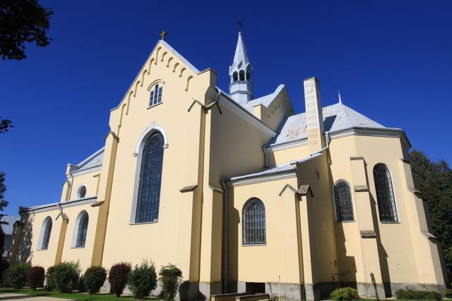 Kościół – Parafia Narodzenia Najświętszej Maryi Panny, Oleszyce