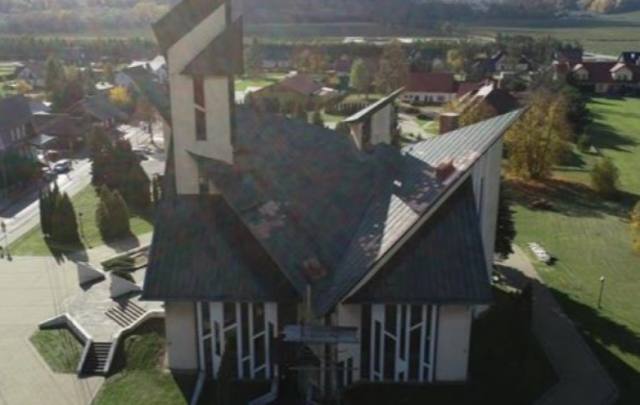 Kościół – Parafia Świętych Apostołów Piotra i Pawła, Łososina Dolna