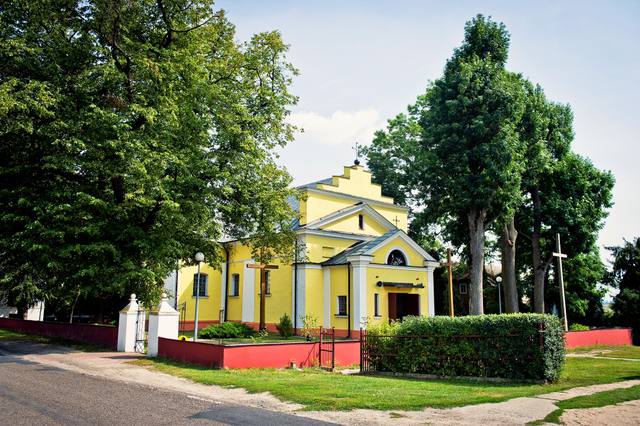 Kościół – Parafia Św. Jana Chrzciciela, Uhrusk