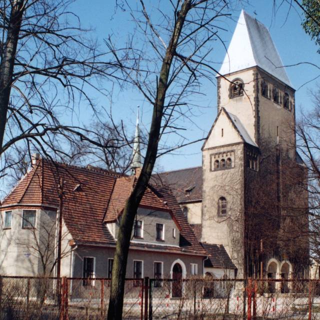 Kościół – Parafia Św. Jerzego Męczennika i Podwyższenia Krzyża Świętego, Wrocław-Brochów