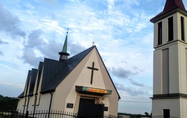 Kościół – Parafia Podwyższenia Krzyża, Ziempniów