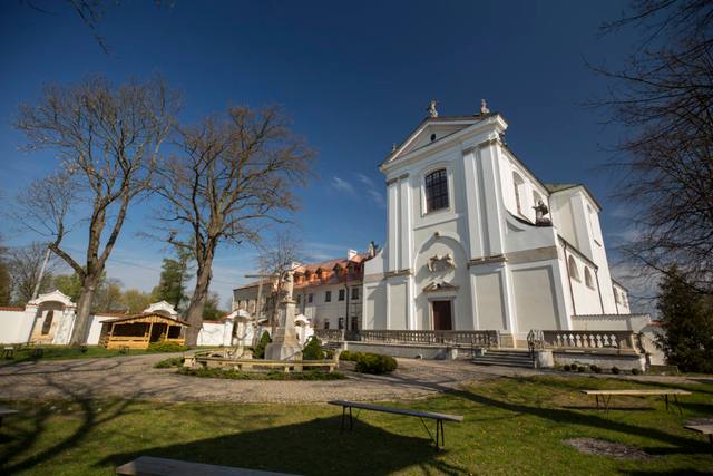 Kościół – Parafia Św. Piotra z Alkantary i św. Antoniego z Padwy, Węgrów