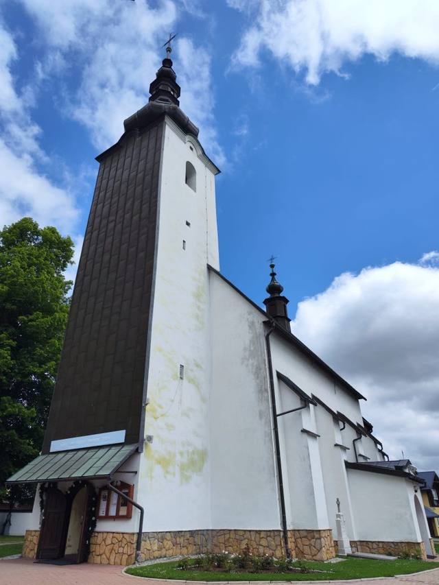 Kościół – Parafia Świętych Apostołów Piotra i Pawła, Łapsze Wyżne