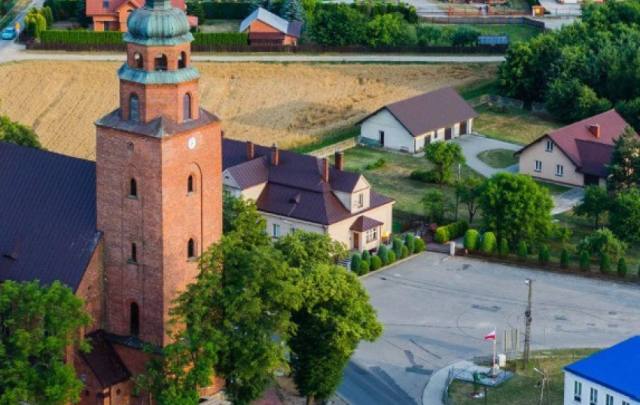 Kościół – Parafia Świętego Jana Chrzciciela, Książnice