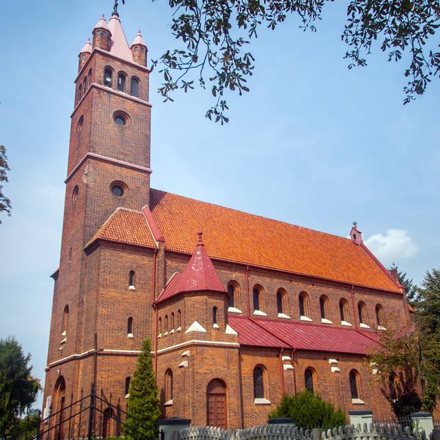 Kościół – Parafia Świętego Andrzeja Apostoła, Małyń