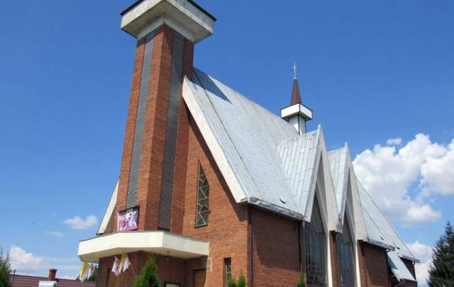 Kościół – Parafia Świętego Józefa Oblubieńca Najświętszej Maryi Panny, Skrzyszów