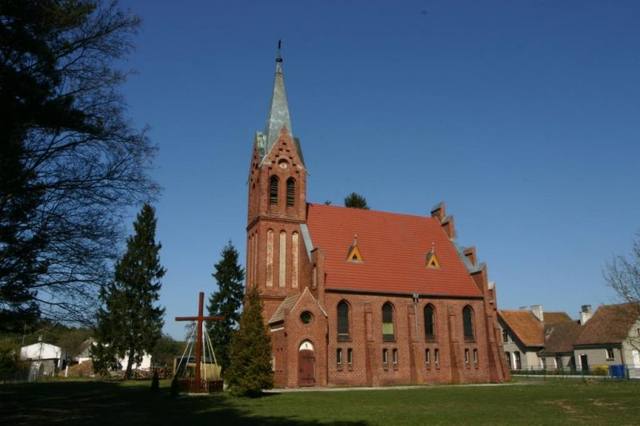 Kościół – Parafia Najświętszego Serca Pana Jezusa, Ładzin