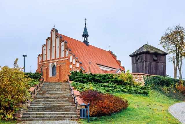 Kościół – Parafia Św. Stanisława Biskupa i Męczennika, Niedźwiadna