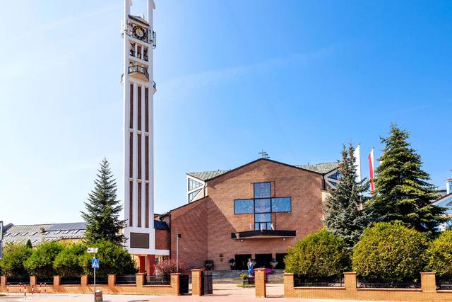 Kościół – Parafia Świętego Krzyża, Łapy