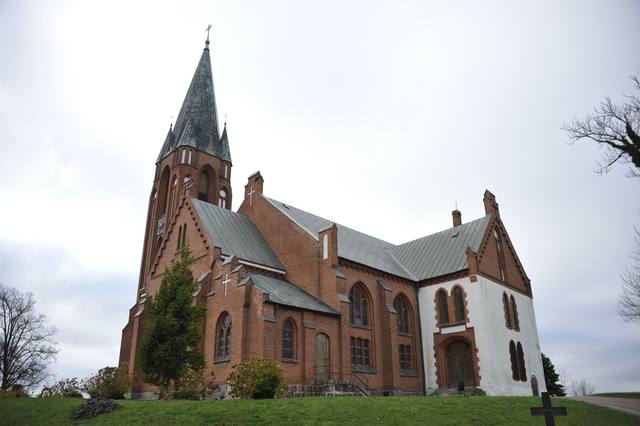 Kościół – Parafia Świętych Apostołów Piotra i Pawła, Główczyce