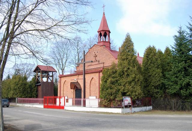 Kościół – Parafia Świętego Józefa Oblubieńca Najświętszej Maryi Panny i Narodzenia Najświętszej Maryi Panny, Dłutów