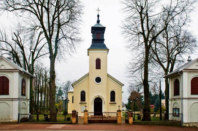 Kościół – Parafia Nawiedzenia NMP, Domanice