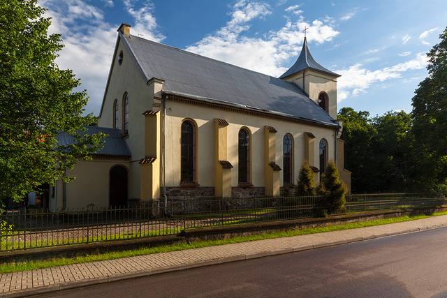 Kościół – Parafia Świętego Stanisława Biskupa, Waplewo