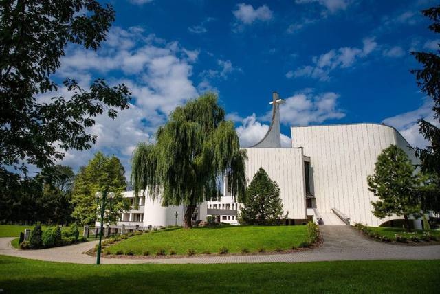 Kościół – Parafia Matki Boskiej Fatimskiej, Kraków-os. Podwawelskie
