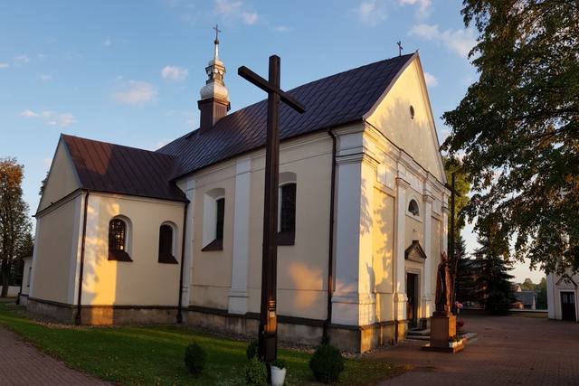 Kościół – Parafia Św. Stanisława bp. m., Wierzbica