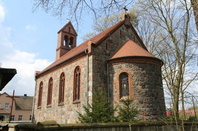 Kościół – Parafia św. Sylwestra, Strzelewo