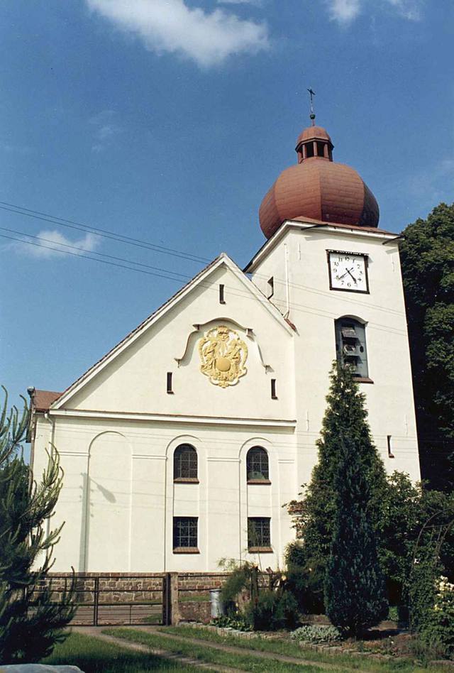 Kościół – Parafia Narodzenia Najświętszej Maryi Panny, Smolec