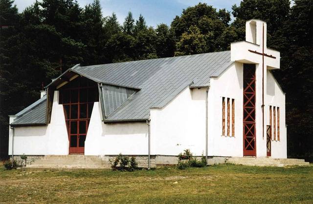 Kościół – Parafia Św. Stanisława Biskupa i Męczennika, Pobiel