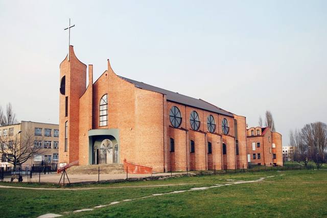 Kościół – Parafia Trójcy Przenajświętszej, Łódź