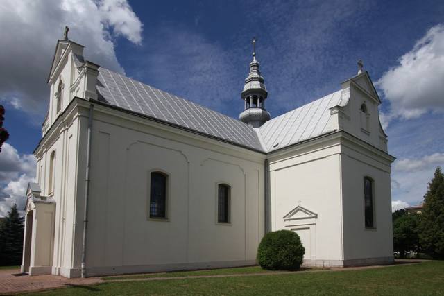 Kościół – Parafia Trójcy Przenajświętszej, Stary Dzików