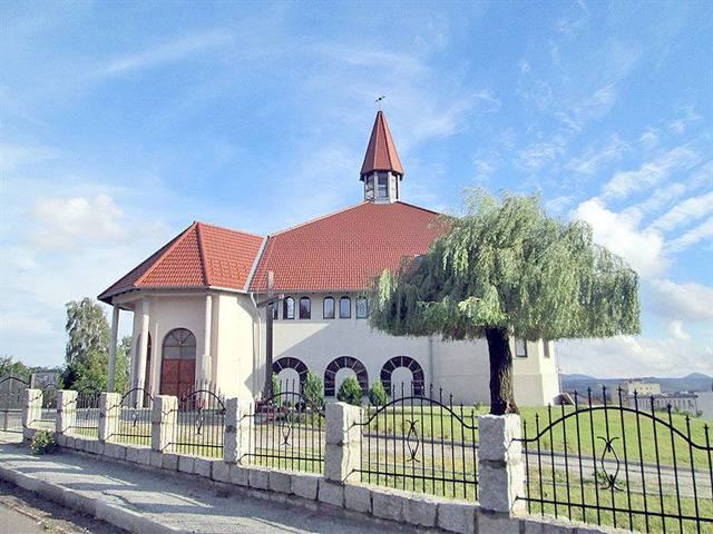 Kościół – Parafia Świętej Rodziny, Wałbrzych