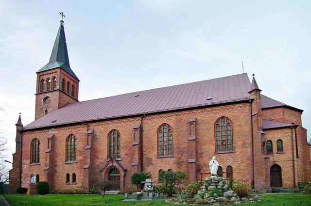 Kościół – Parafia Świętych Szymona i Judy Tadeusza, Damnica