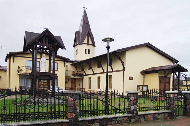 Kościół – Parafia Wniebowzięcia Najświętszej Maryi Panny, Wierzchucino