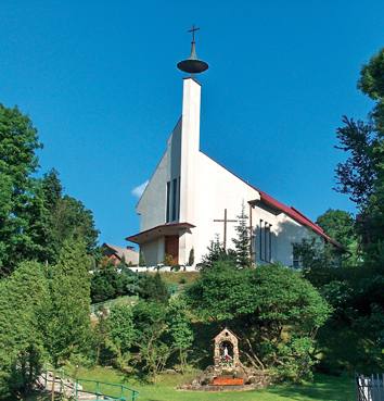 Kościół – Parafia Matki Bożej Królowej Polski, Dąbrowa