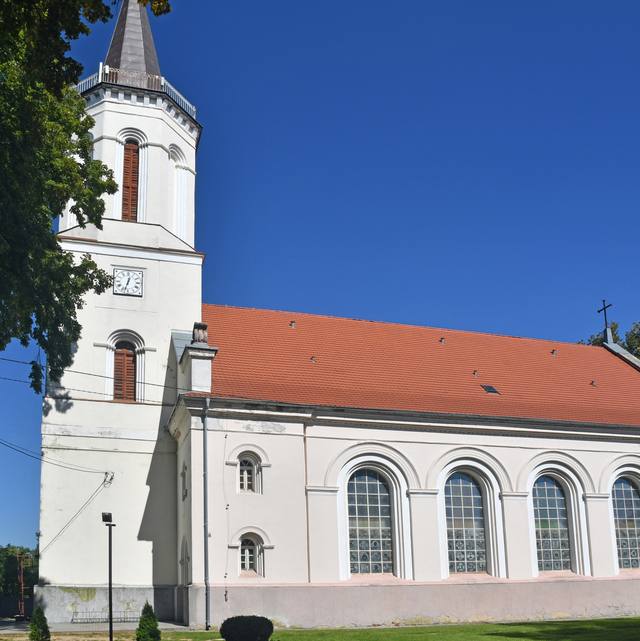 Kościół – Parafia Podwyższenia Krzyża Świętego, Brunów