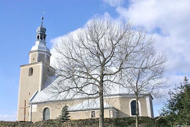 Kościół – Parafia Św. Michała Archanioła, Sieroszów