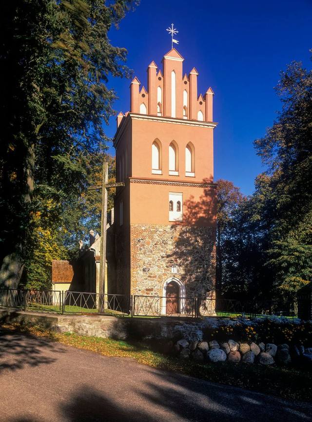 Kościół – Parafia Świętych Apostołów Szymona i Judy Tadeusza, Runowo