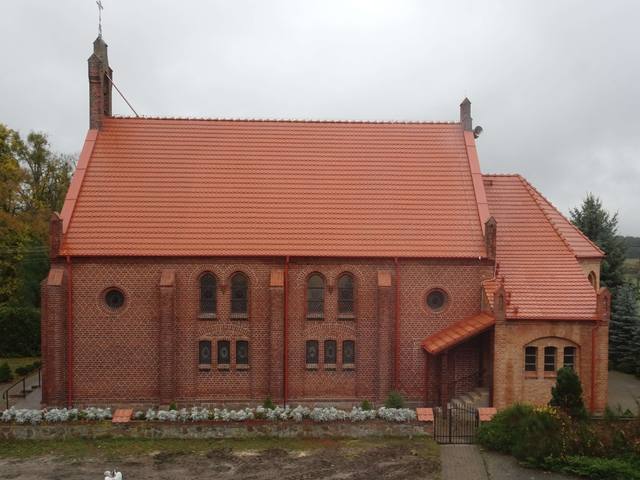 Kościół – Parafia Matki Boskiej Różańcowej, Iwiec 59 A, k. Tucholi