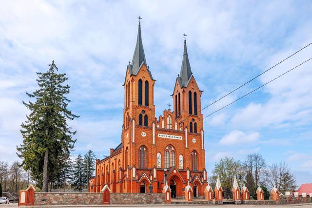 Kościół – Parafia Św. Stanisława Biskupa i Męczennika, Kobylin